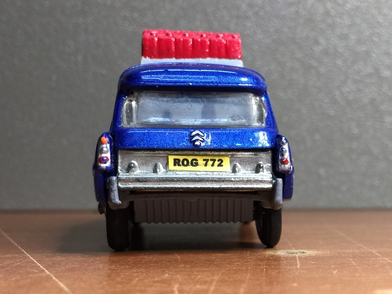 Illustration for article titled French Friday: Citroen Safari by Corgi